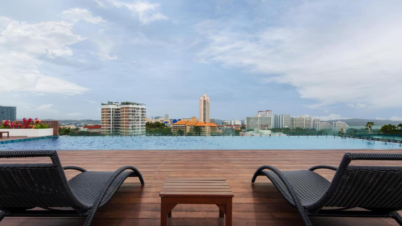 Aiyara Grand Hotel Pattaya Exterior photo